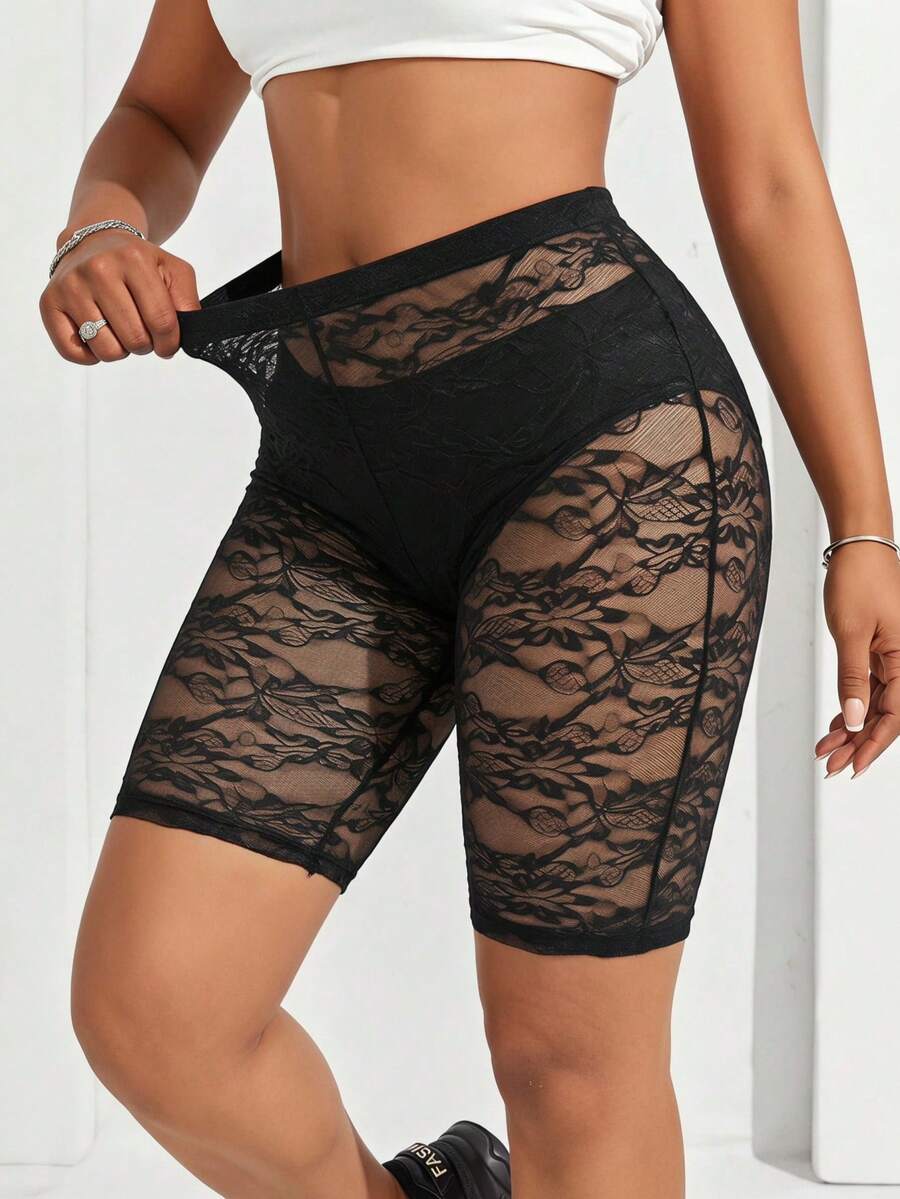 SHEIN SXY 大尺碼女款蕾絲性感透視貼身內搭短褲