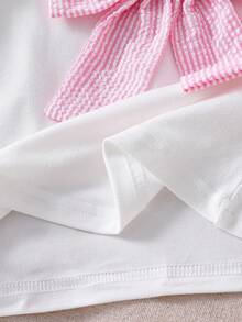 SHEIN 4-7Y Girls Sweet Bow Decor Beaded Flutter Sleeve Round Neck Top & Elastic Waist Pink Beaded Decor Split Shorts 2 Pieces Set, Suitable For Daily Wear, Parties And Other Occasions - Pink - View 7