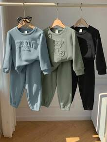 SHEIN 兒童小男孩壓紋極簡圓領長袖衛衣與休閒秋冬長褲 3件套，6件組 - 彩色 - 查看 5