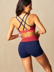VARSIVA Conjunto Esportivo Feminino com Top Ultra Curto Decote Halter e Costas Abertas e Shorts - Multicolorido - Visão 7