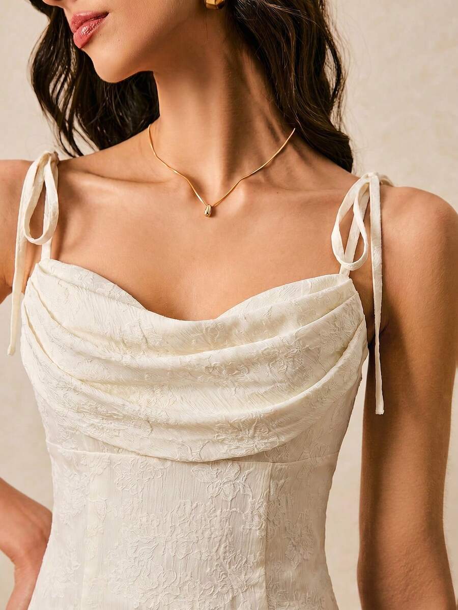 Poéselle 女款甜美法式風格百褶提花細肩帶洋裝，適合約會穿著 - 杏色 - 查看 1