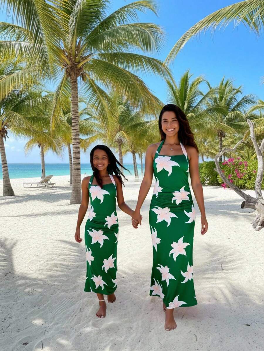 SHEIN 青少年女孩一件式彈性針織數位印花大花朵修身無袖可調式掛脖洋裝，腰部抓皺設計，適合春夏季休閒與海灘度假穿著