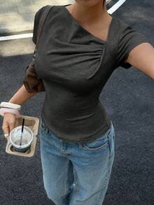 Siren Gaze Y2K 女款純色露肩上衣，不對稱設計，抓皺短袖 T-shirt，夏季 - 深灰色 - 查看 3