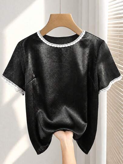 Franclia Plus Size Woven Round Neck Loose Textured Lace Short Sleeve Casual Commuter Blouse