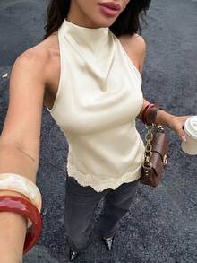 Firerie 女款性感露背荷葉領蕾絲拼接上衣，優雅適合派對、通勤與度假，優雅蕾絲飾邊露背上衣，性感緞面拼接無袖上衣，適用於派對、雞尾酒會、正式場合、商務休閒及其他場合，日常通勤女款上衣 - 杏色 - 查看 4