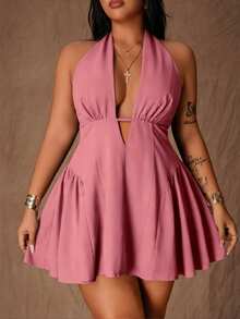 Rustia Gaun Ukuran Plus Minimalis Seksi dengan Desain Fashion Menggoda, Leher Halter V Dalam, Ikat Pinggang, dan Efek Melangsingkan - Dusty Pink - View 4