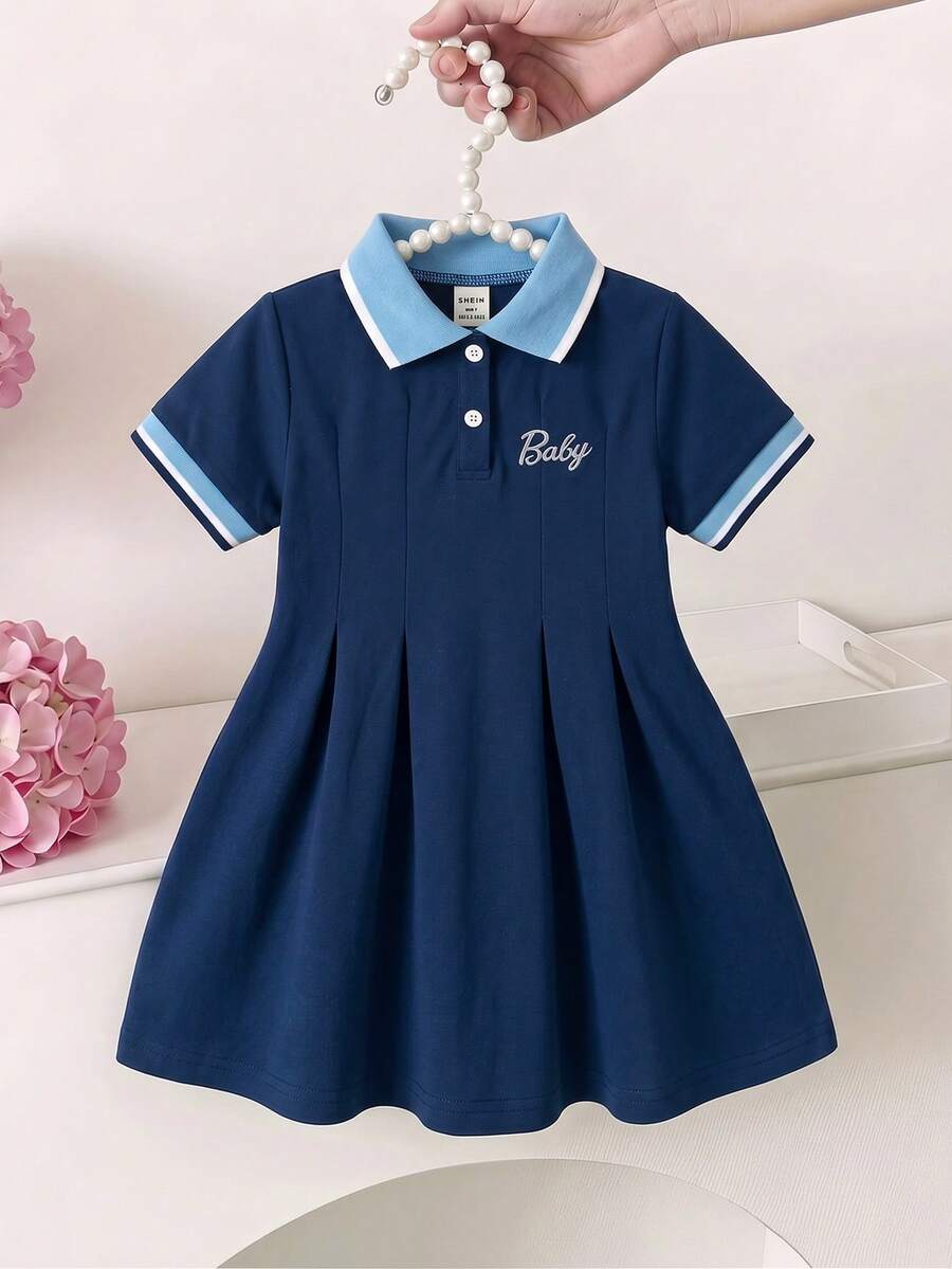 SHEIN Vestido plisado para niñas de verano, versátil, lindo y minimalista, con cuello acanalado, puños acanalados y patrón bordado en rosa - Azul Marino - Ver 1