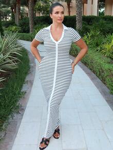 MDEdit Vestido largo casual a rayas blanco y negro con cuello y abertura delantera, vestido largo a rayas de manga corta, vestido largo casual elegante de verano - Blanco y Negro - Ver 1