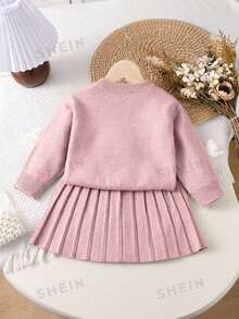 SHEIN Playful Pals 女童燕麥色手工歐根紗蝴蝶結圓領落肩長袖套頭針織衫 + 成套百褶裙，柔軟舒適，適合日常穿著、外出、旅行、度假、居家、托兒所與玩耍 - 粉色 - 查看 2
