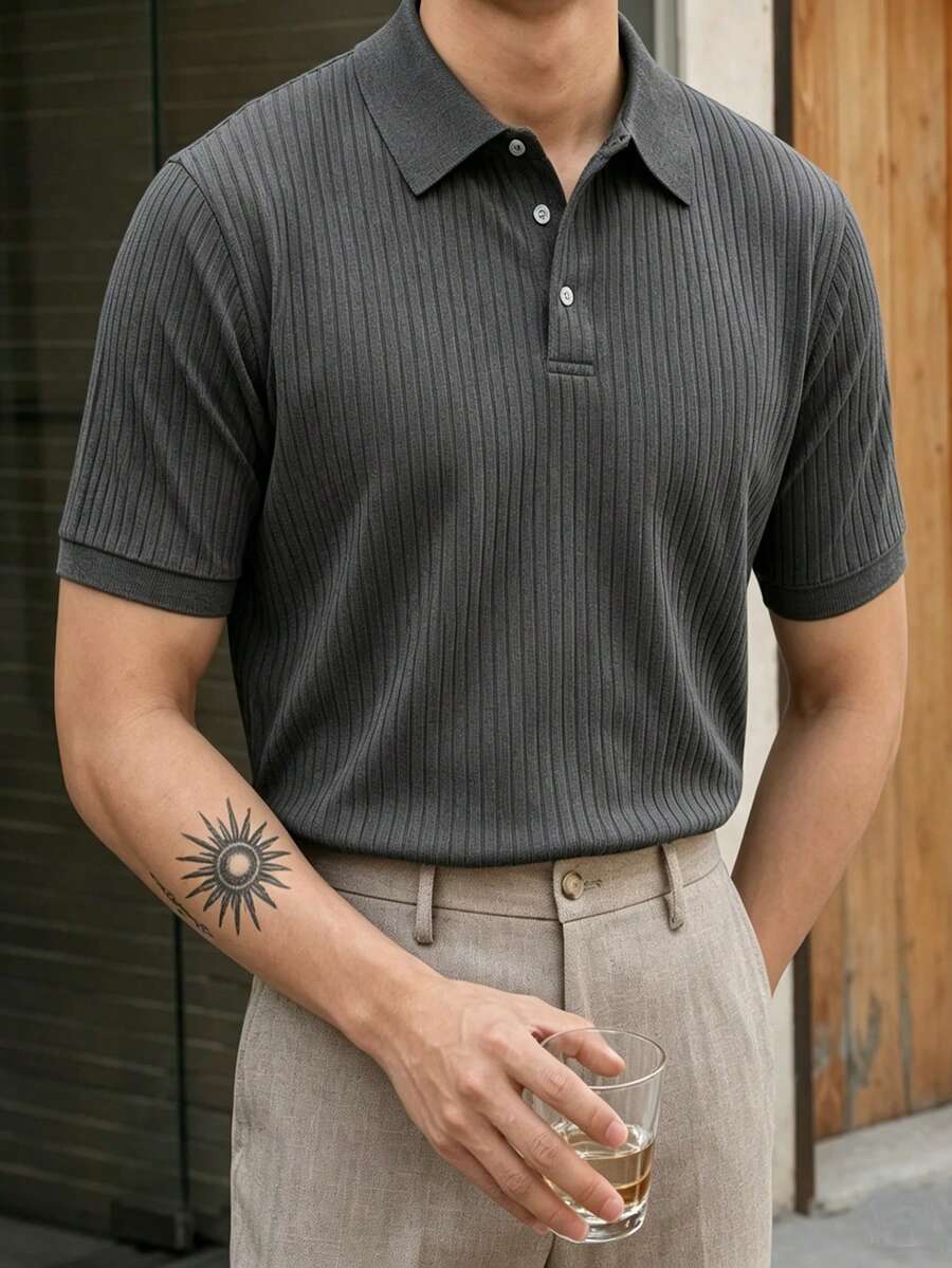 Manfinity Mode Camisa polo de manga corta de punto acanalado para hombre, estilo Old Money, formal, ceremonia - Gris - Ver 1