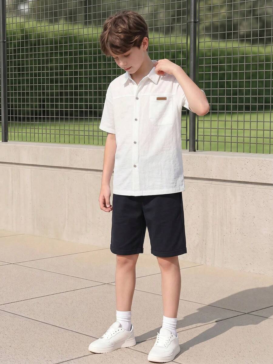 SHEIN Casuvi Kids Bộ đồ hè mới thời trang cho bé trai: áo sơ mi ngắn tay và quần short rộng rãi. - Đen và trắng - Xem 1
