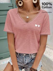 SHEIN Frenchy 愛心刺繡對比蕾絲飾邊V領T恤 - 粉色 - 查看 7