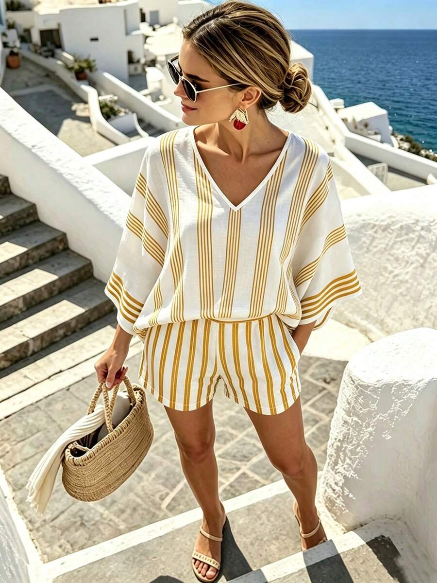 SHEIN Holidaya 夏季清爽藍白條紋仿亞麻印花女款寬鬆蝙蝠袖短褲兩件套,顯瘦休閒套裝 - 彩色 - 查看 1
