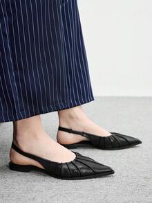 CUCCOO BIZCHIC 韓系溫柔風黑色百搭通勤涼鞋女款，小眾設計皺褶尖頭後綁帶，舒適平底封口鞋，適合春夏日常穿著 - 黑色 - 查看 7