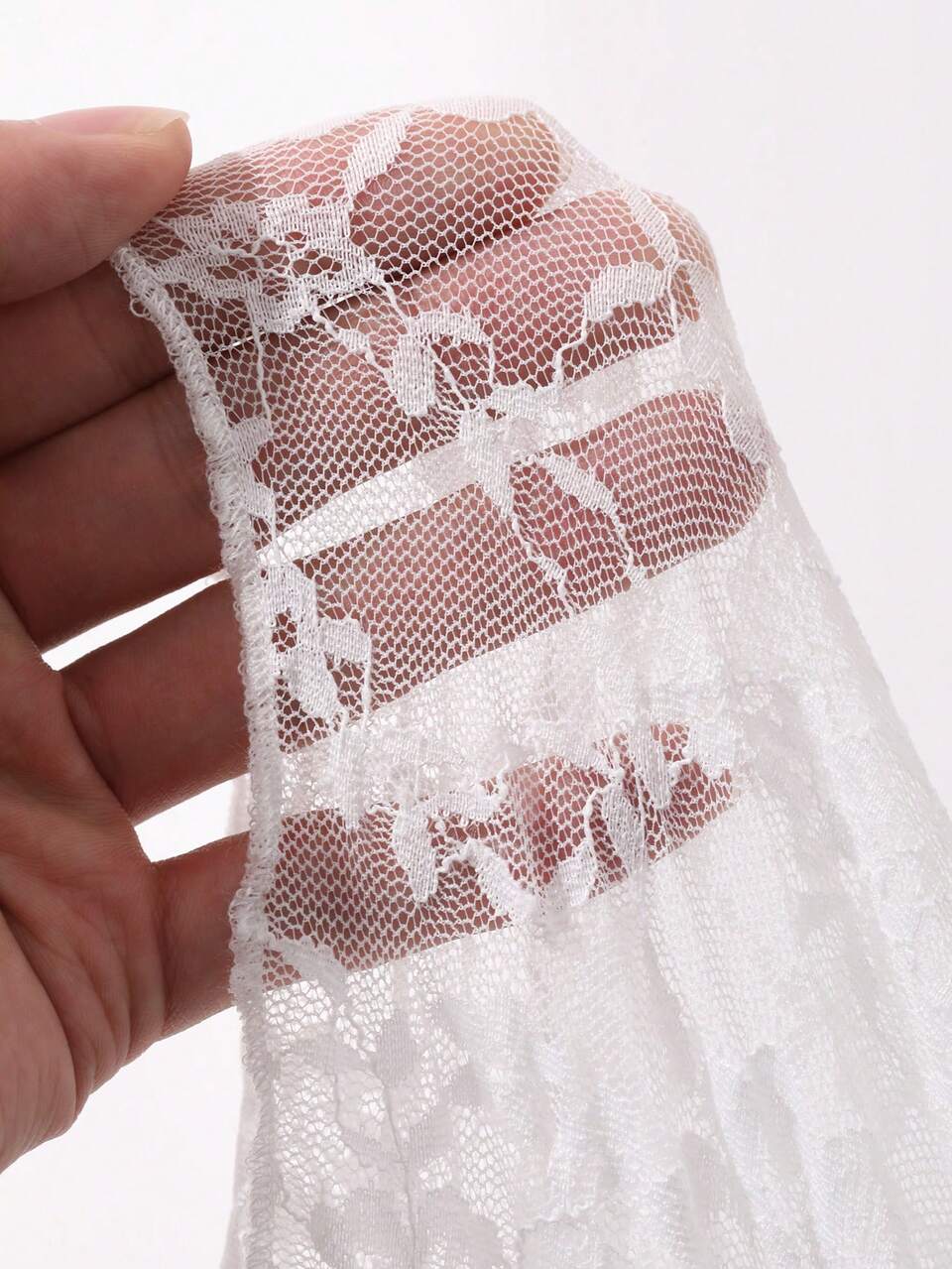 2pcs Lace Fabric Sleeveless Camisole & Fitted Short Pajama Pants Set, Semi-Sheer Summer White Women's Sleepwear