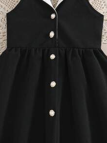 SHEIN Elladie kids 少女夏季新款時尚黑白掛脖露背收腰鉚釘珍珠鈕扣優雅甜美百搭度假風洋裝 - 黑與白 - 查看 5