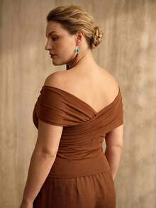 MOTF PREMIUM PLUS SIZE WOMEN SOLID CROSS WRAP OFF SHOULDER TEE - Brown - View 8