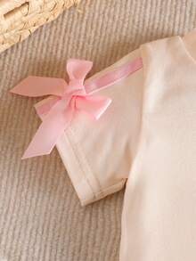 SHEIN Newborn Baby Girl Pink Black Fashion Set Short Sleeve Top With 3D Bow Cute Outfit For 0-9 M Babies - Beige - View 9