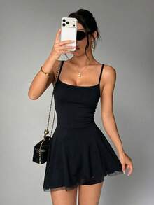 Dewbera Dewbera Gaun Olahraga Wanita Model Halter Neck Tanpa Punggung dengan Potongan Asimetris dan Celana Pendek, Cocok untuk Latihan, Warna Hitam, Cocok untuk Musim Panas. - Hitam - View 6