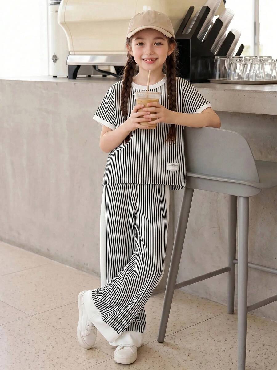 Casuvi Kids Casuvi 女童 2件組 泡泡條紋編織舒適面料休閒百搭條紋對比飾邊圓領蝙蝠袖T恤搭配直筒長褲套裝,適合春夏季日常穿著與度假 - 黑與白 - 查看 1