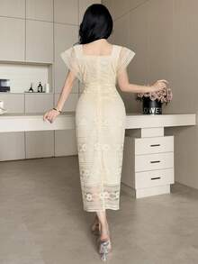 Feyla Elegantes figurbetontes Damenkleid mit quadratischem Ausschnitt in mittlerer Länge - Aprikosenfarben - Übersicht 6