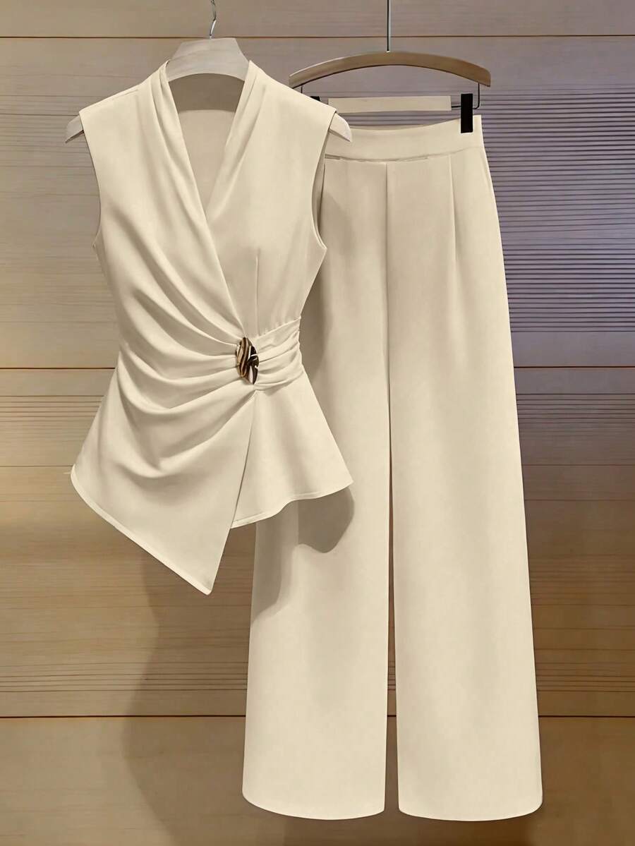 SHEIN Franclia Setelan 2 Potong Wanita Elegan Musim Semi/Panas 2026 Tanpa Lengan dengan Detail Kerut dan Kancing Logam - Khaki - View 1