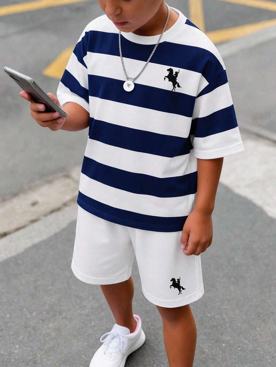 SHEIN Kids 2pcs/Set Tween Boy Casual Striped Logo Print Short-Sleeved T-Shirt Solid Color Shorts Two Pieces Suit, Suitable For Outdoor Summer Suitable For School, Garden, Beach, Birthday Spring, Summer - Blue and White - View 1