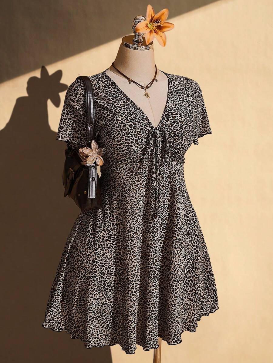 SHEIN ICON 大尺碼 Y2K 性感圓領收腰米色短袖洋裝 休閒返校正式度假夏季穿搭 - 彩色 - 查看 1