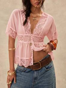 Easelle 女款法式蕾絲拼接鈕扣時尚T恤，適合約會穿著 - 粉色 - 查看 5