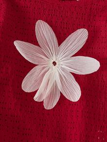 SHEIN Vintaside Kids 2件組女嬰春秋長袖套裝，時尚休閒百搭，酒紅色鏤空荷葉邊長袖圓領上衣搭配鬆緊腰直筒長褲，3D大花蝴蝶結裝飾，溫柔甜美節慶慵懶休閒風，適合女童日常休閒舒適穿著、戶外玩耍、假日穿搭 - 紅色 - 查看 5
