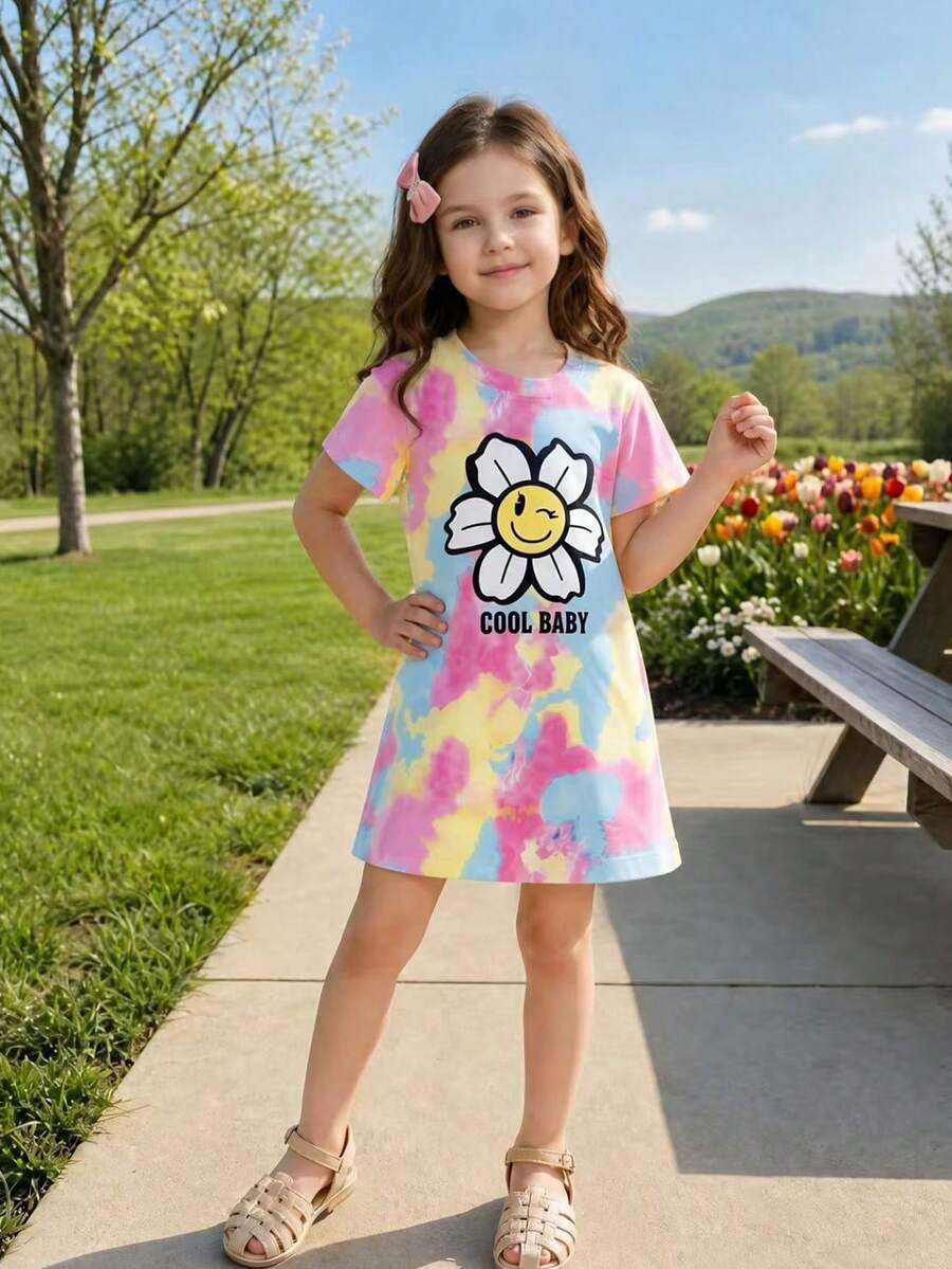 Elladie kids 这款春夏休闲时尚创意个性清新多巴胺扎染可爱卡通花卉图案字母标语印花短袖T恤裙，舒适百搭，适合春、夏、秋季穿着。