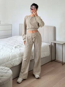 SHEIN EZwear 藍白條紋不對稱露肩落肩長袖上衣與長褲針織休閒套裝，秋季居家休閒服 - 卡其色 - 查看 3
