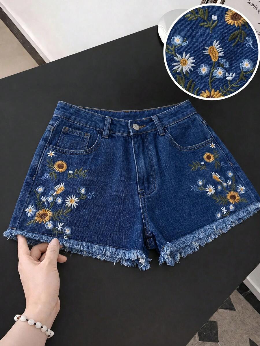 GlowEve CURVE 大尺碼花卉刺繡流蘇飾邊牛仔短褲 - 深色水洗藍 - 查看 1