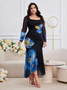 Modelyn Robe grande taille élégante à col carré, coupe slim élastique, avec grand imprimé floral romantique - Bleu azur - Voir 3