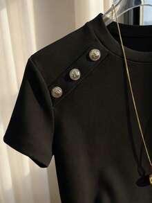 Franclia Damen einfarbiges Rundhals T-Shirt mit Knopfdekor, figurbetont, Kurzarm Tops für den täglichen Gebrauch, Schwarz-Gold, Sommer, Lässig, Elegant, Büro vielseitig weiches T-Shirt - Schwarz - Übersicht 5