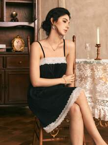 Côtesoire 南法風優雅浪漫對比色蕾絲女款睡裙 - 黑色 - 查看 4