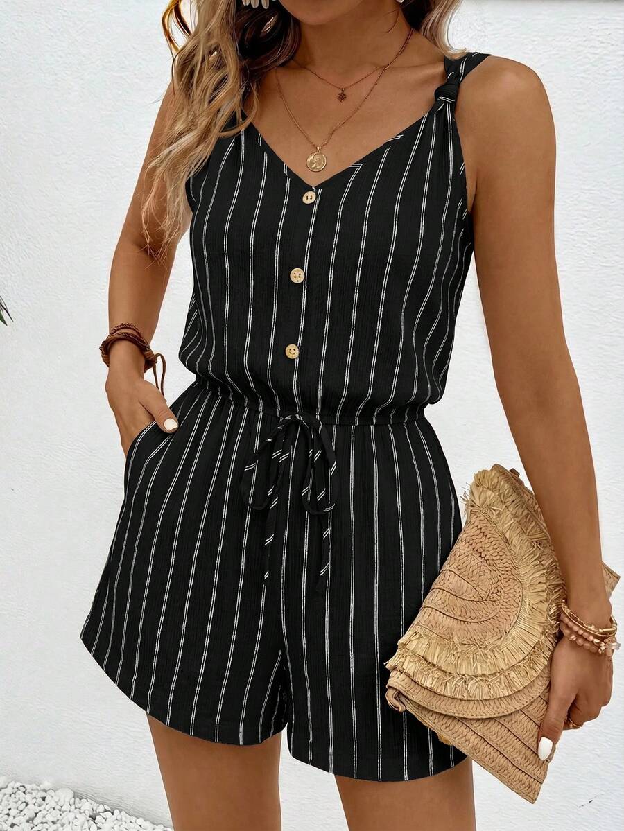 SHEIN Frenchy Mono corto de verano para mujer con textura, decoración de botones y cintura elástica, estilo casual sencillo - Negro - Ver 1