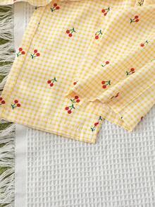 SHEIN Vintaside Kids 女童两件套：无袖格纹樱桃印花上衣，饰有3D樱桃图案，搭配宽松阔腿裤，适合休闲、海滩、度假穿着，夏季皆宜。 - 黃色 - 查看 8