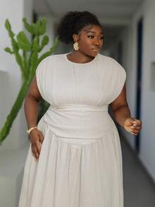 CurvyTilda 2026 Spring/Summer Plus Size Women Solid Color Round Neck Ruched Waist Simple Dress, Suitable For Vacation, Cruise, Travel, Beach, Party, Banquet, Summer Dresses - White - View 5