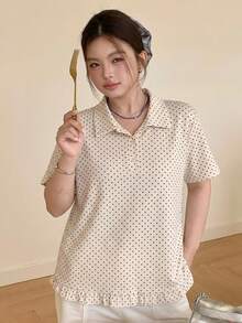 Dazy Plus 韓系時尚波點滿版印花 POLO 衫 短袖黑色大尺碼女款春夏季 T-shirt - 杏色 - 查看 4