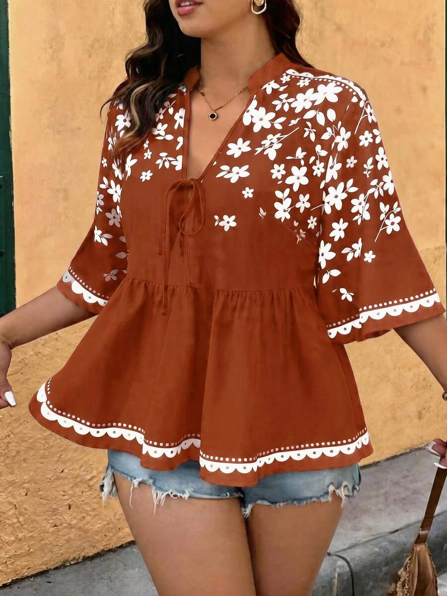 SHEIN Holidaya 大尺碼立領碎花荷葉袖上衣 - 棕色 - 查看 1