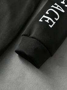 ROMWE MEN Goth 男士抽象肖像與十字星印花毛絨帽，寬鬆衛衣 - 黑色 - 查看 6