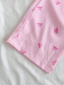 SHEIN Vintaside Kids 女童新款清新田園風精緻條紋草莓印花兩件套，紅色蝴蝶結裝飾無袖背心上衣 + 同款寬腿長褲，甜美可愛時尚日常穿搭，夏季 - 粉色 - 查看 7