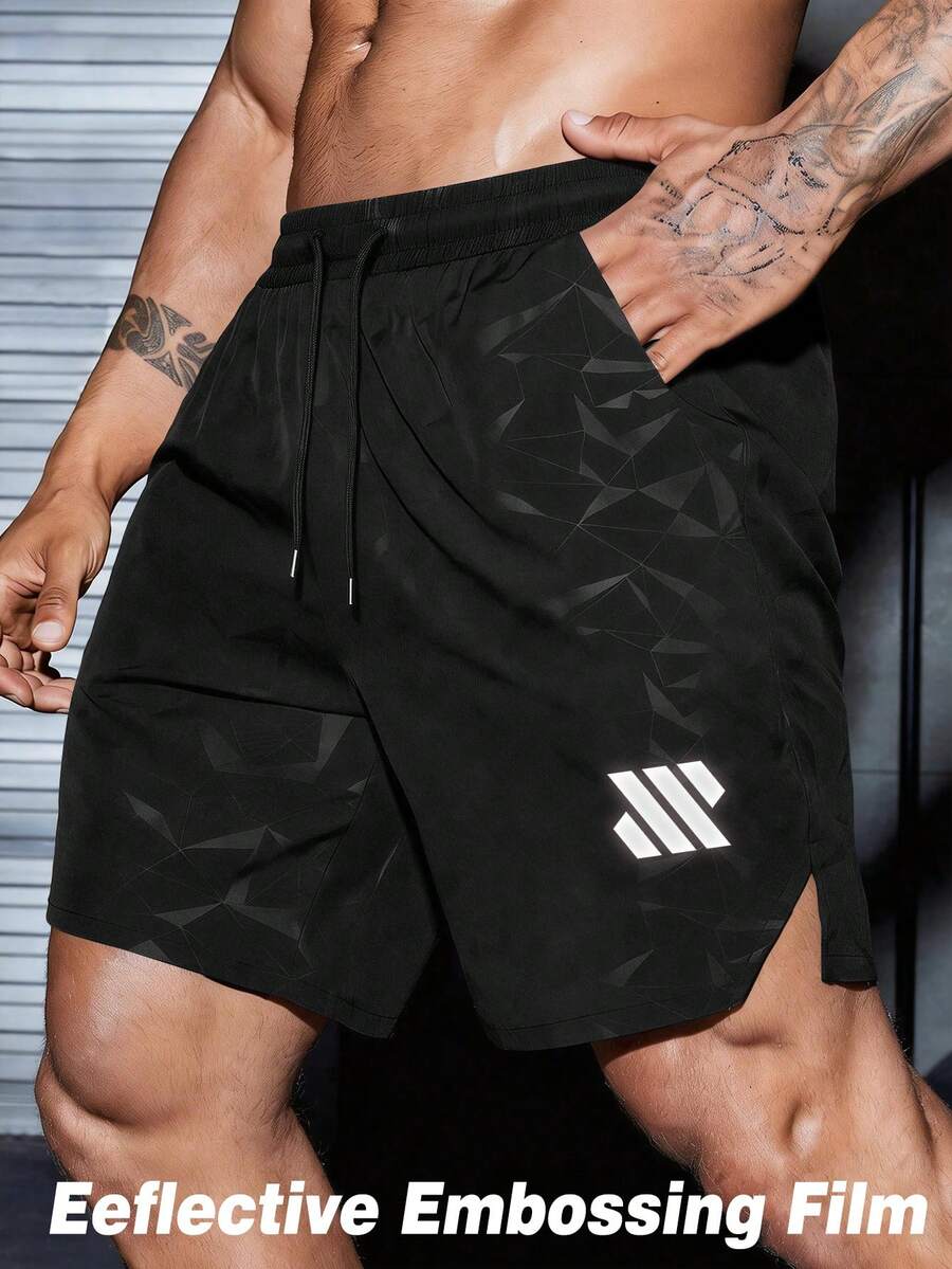 Gym Rark Pantalones cortos deportivos para hombre talla grande con estampado, bolsillo, cintura con cordón y película reflectante - Negro - Ver 1