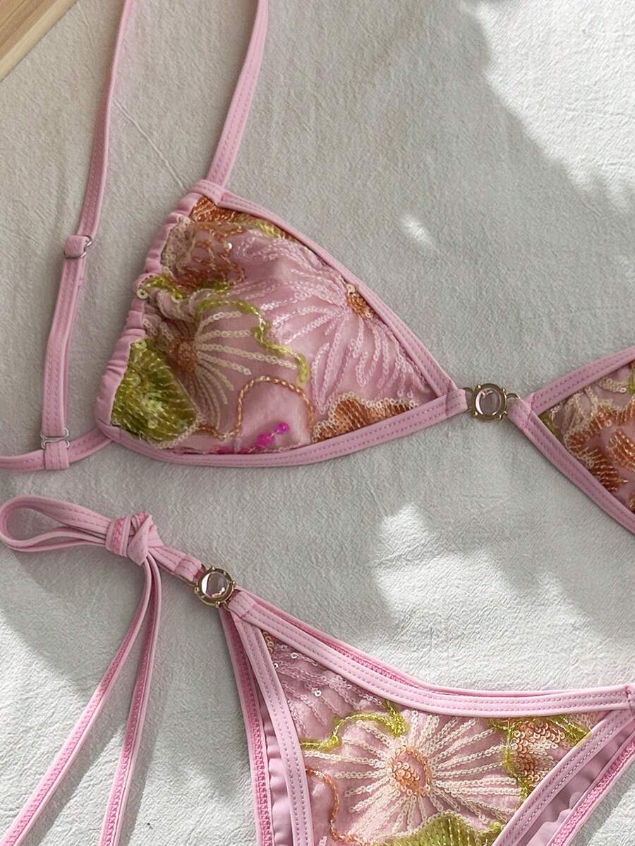 Swim Vcay 2件組春夏度假花卉亮片紋理布料藍色珍珠光澤細肩帶抹胸上衣與側綁帶比基尼泳褲性感女款泳衣套裝 - 彩色 - 查看 1