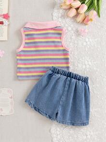 SHEIN Vintaside Kids 女嬰夏季甜美兩件套，粉色POLO領條紋羅紋無袖背心，飾有3D鉤編花朵裝飾，搭配波浪荷葉邊牛仔短褲與同款花朵裝飾，彈性親膚面料，復古田園風，適合旅行與日常穿著的時尚嬰兒套裝 - 粉色 - 查看 2