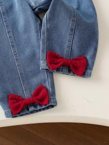 SHEIN Vintaside Kids 2件組女嬰春秋長袖套裝，時尚休閒百搭，酒紅色鏤空荷葉邊長袖圓領上衣搭配鬆緊腰直筒長褲，3D大花蝴蝶結裝飾，溫柔甜美節慶慵懶休閒風，適合女童日常休閒舒適穿著、戶外玩耍、假日穿搭 - 紅色 - 查看 3