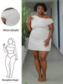CurvyTilda 大码女式纯色褶皱不对称肩部优雅连衣裙 - 白色 - 查看 1