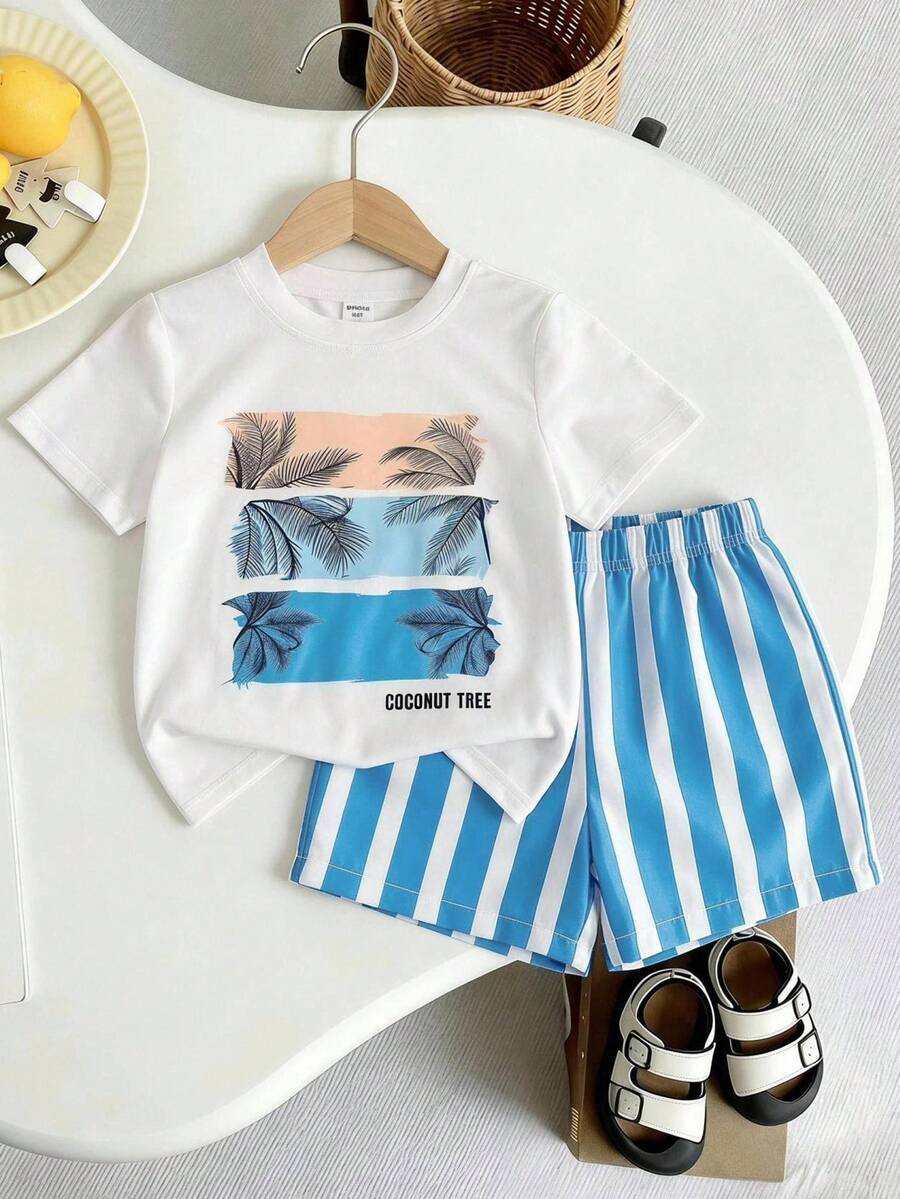 SHEIN Streecool Kids 2件組小男孩休閒椰子圖案印花短袖圓領T恤與短褲套裝,適合夏季日常休閒穿著、度假海灘假期,兒童夏季套裝 - 藍白色 - 查看 1