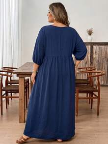SHEIN CURVE+ 大尺碼 V 領七分袖海軍藍紋理布料長版寬鬆洋裝，2026 冬季 22W - 藏蓝色 - 查看 2